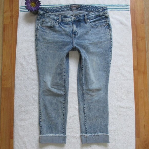 TORRID JEANS Size 14 Cuffed Boyfriend Crop Denim - Picture 2 of 7